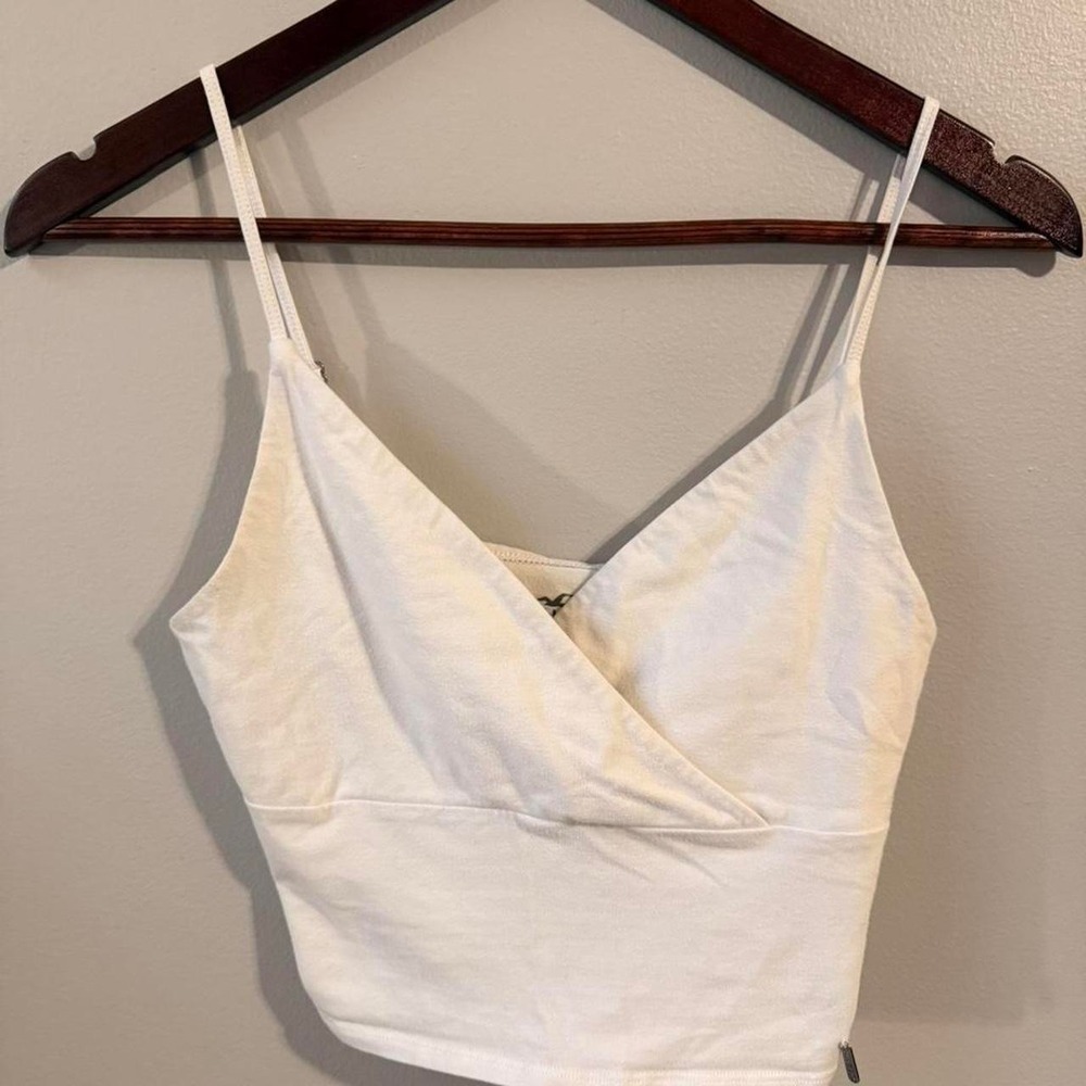 Hollister cropped white tank top with adjustable straps and buckle detail Size M